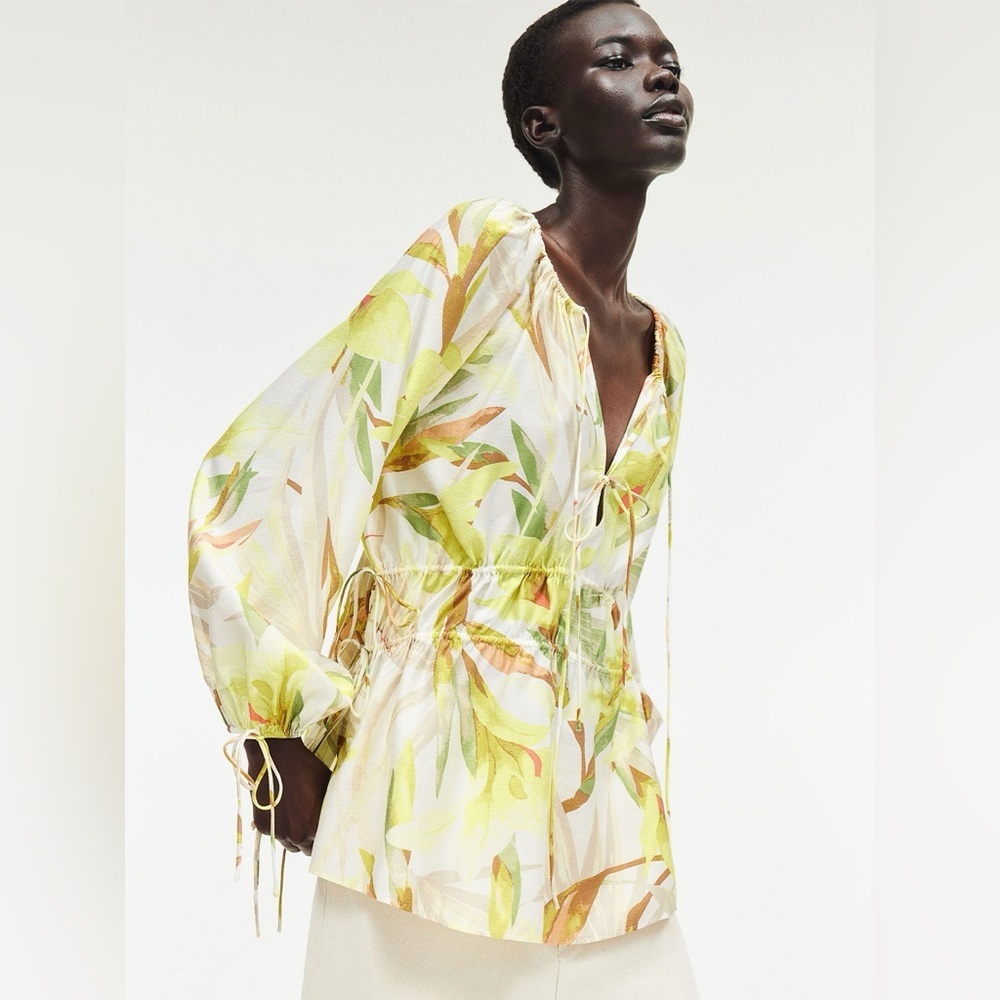 H&M Tropical Floral Drawstring Blouse NWT Size M - Picture 2 of 12